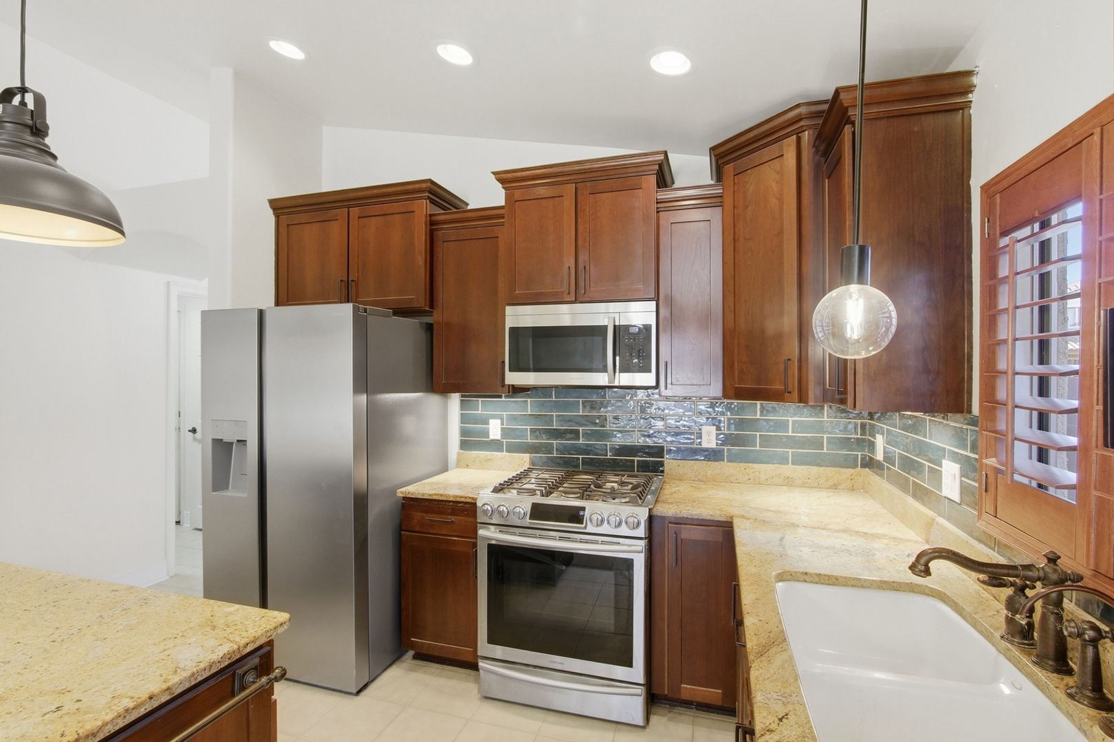 Building Photo - 114 S Beyerville Pl