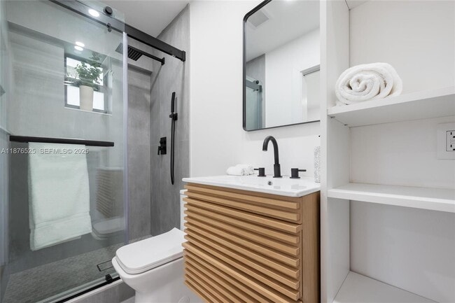 Building Photo - 1201 N 16th Ave