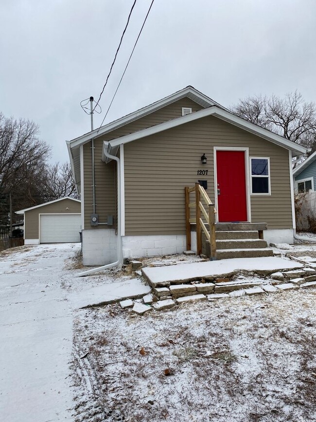 Primary Photo - Newly remodeled 3 bedroom 1 bath 2 Stall D...