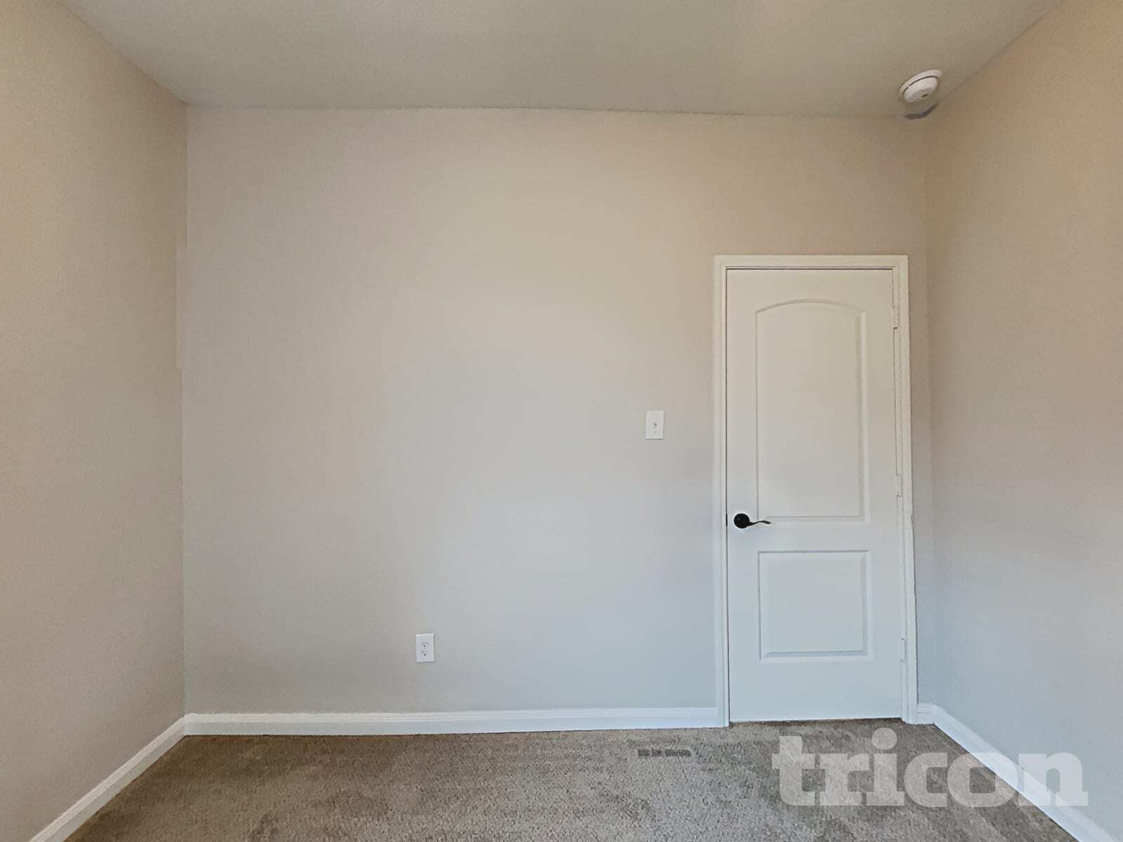 Building Photo - 2312 Redbud Dr