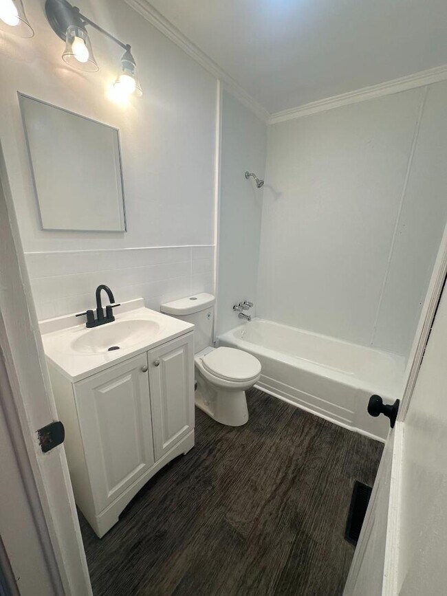 Building Photo - 138 Busha St