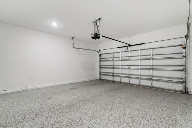 Building Photo - 264 Nine Iron Dr