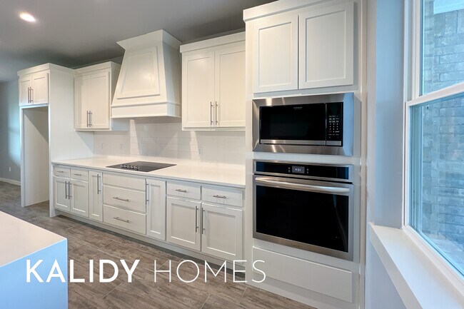 Building Photo - 12624 E Hefner Rd