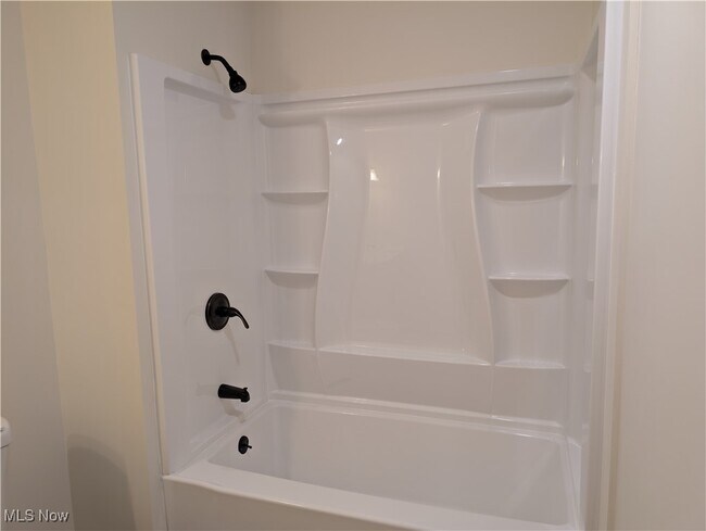 Building Photo - 595 Dayton St