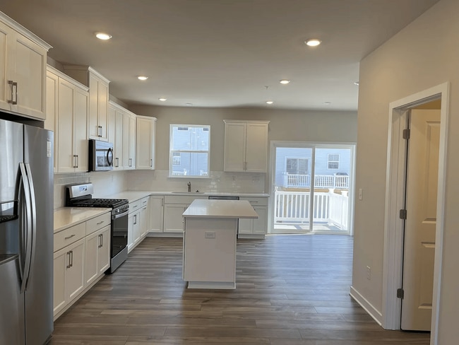 Building Photo - 11 Atkins Dr