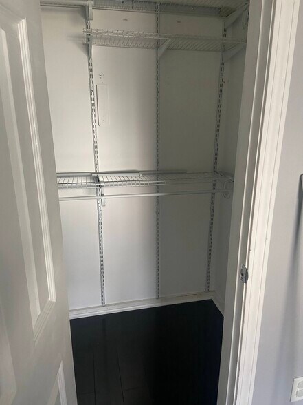 Building Photo - 422 Cypress Rd