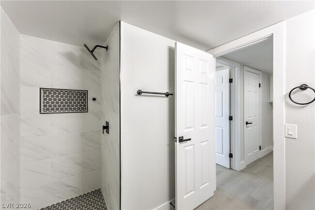 Building Photo - 6348 Vicuna Dr