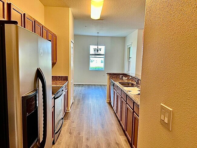 Building Photo - 1307 Priory Cir
