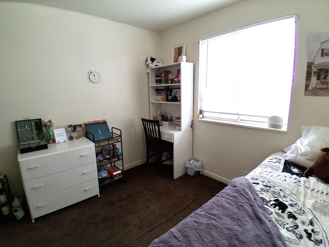 Building Photo - 62 W 700 N