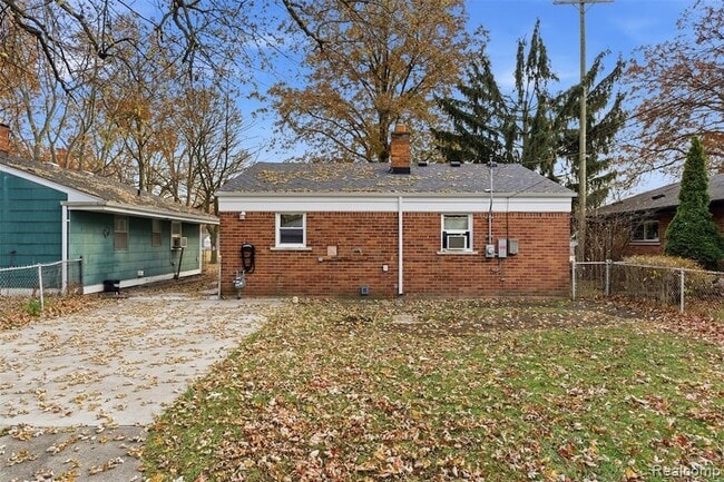 Building Photo - 25118 Lehigh St