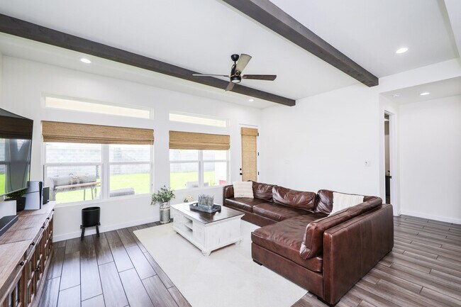 Building Photo - 1419 Calamian Dr