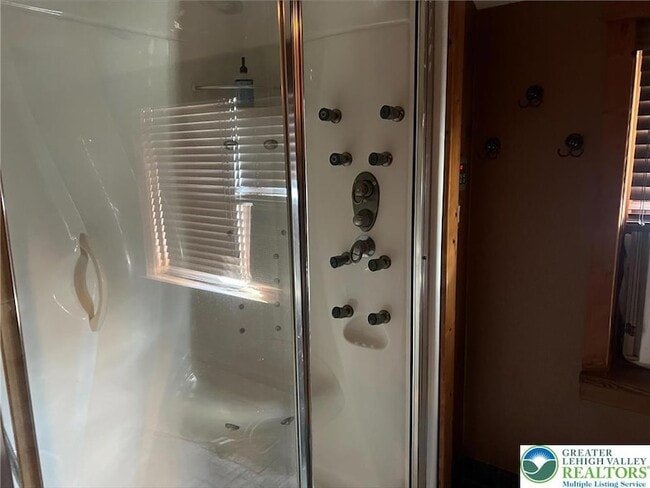 Building Photo - 4652 Hamilton Blvd