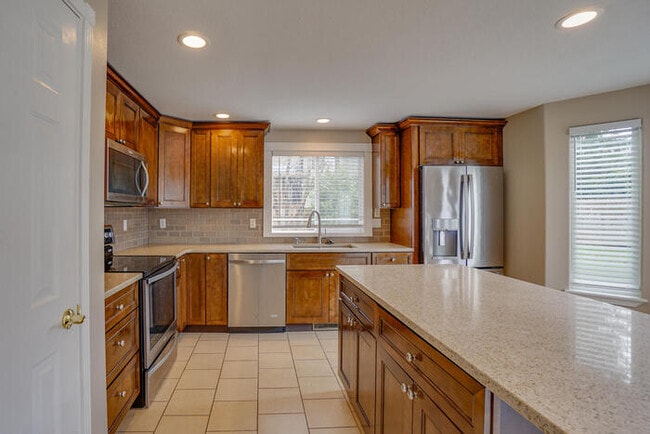 Building Photo - BEAUTIFUL FOUR BEDROOM LOCATED IN THE SHERWOOD SUB DIVISION