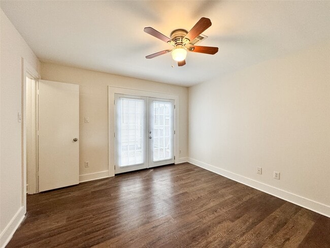 Building Photo - 5899 Fairdale Ln