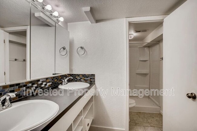 Building Photo - 172 S Cody St