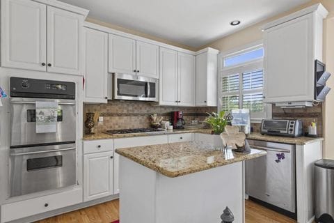 Building Photo - 1680 Heritage Dr