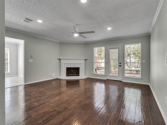 Building Photo - 22 Windledge Pl