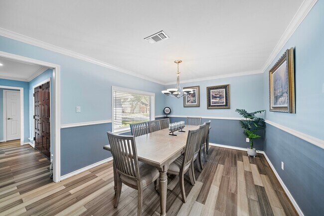 Building Photo - 2913 Beluche Dr