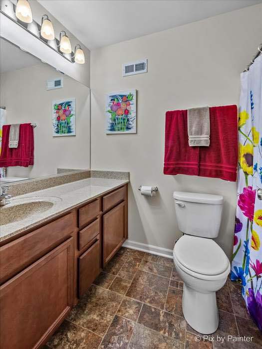 Master Bathroom - 3637 Daisy Ln