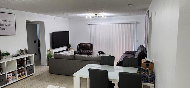 Building Photo - 5005 Wiles Rd