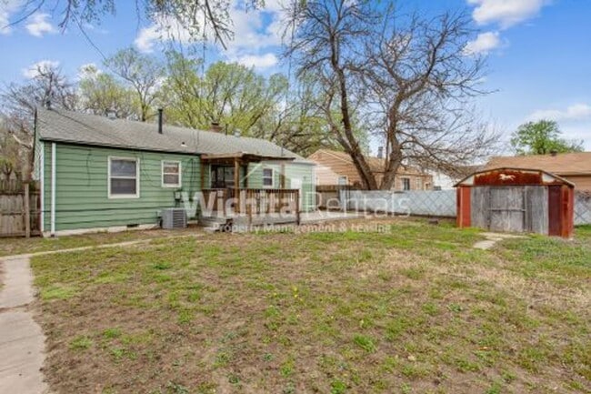 Building Photo - 2 bedroom 1 bath home