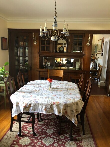 Dining room with built in buffet - 826 Osceola Ave