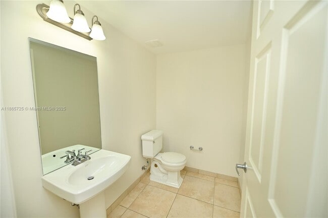 Building Photo - 55 Merrick Way
