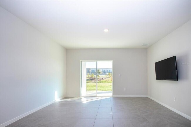 Building Photo - 3513 Hilltop Cir