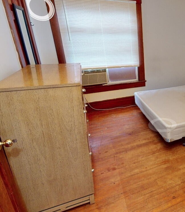 Building Photo - 335 Catherine-335CAT