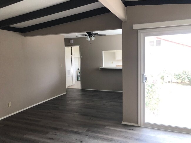 Building Photo - Clean and Ready - 3 bedrooms, 1 Bath - 2 car garage home for rent