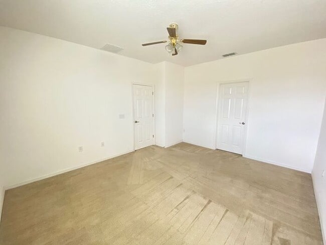 Building Photo - Carlisle Grand-120 Seville Dr Davenport, F...