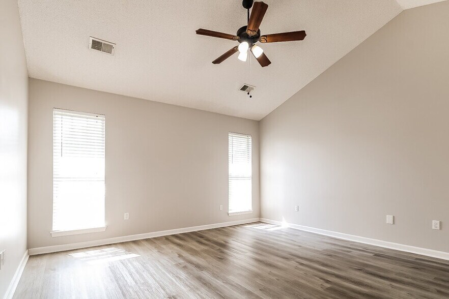 Building Photo - 1805 Steeplechase Cove