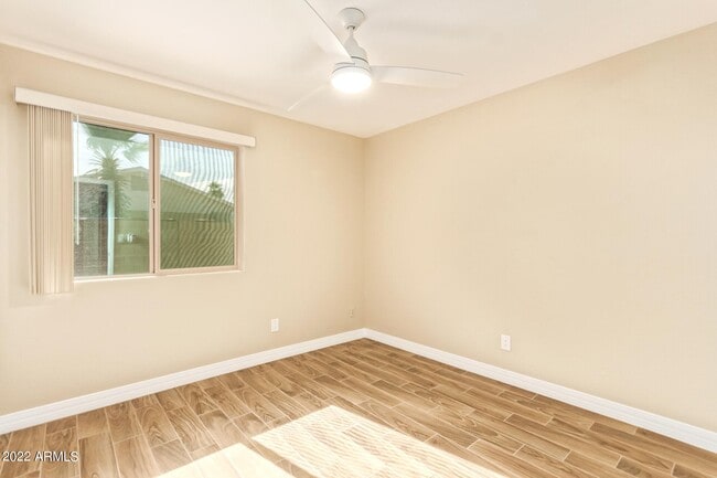 Building Photo - 5320 E Hearn Rd