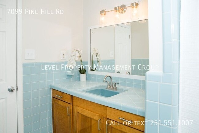 Building Photo - 7099 Pinehill Rd