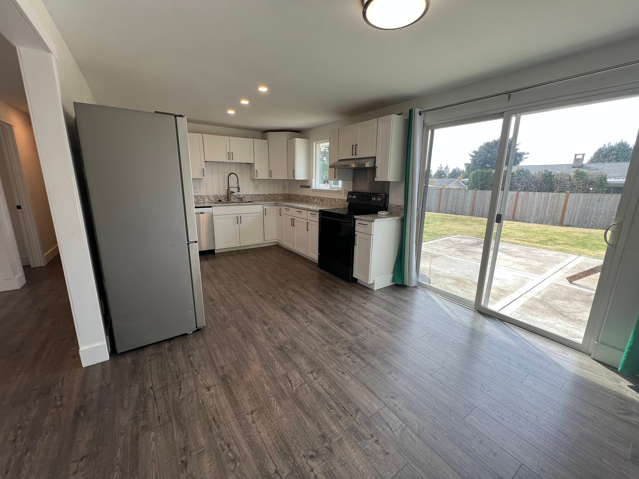 Building Photo - 5326 Green Hills Ave NE