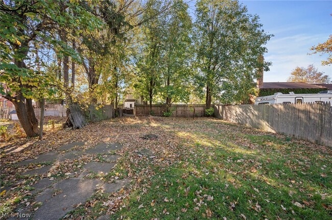 Building Photo - 9519 Preston Ave