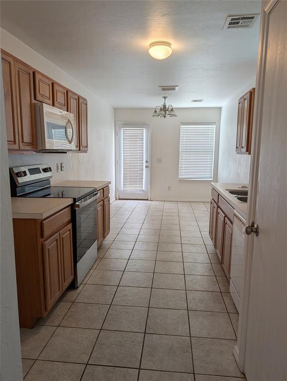 Building Photo - 1004 SW 156th St