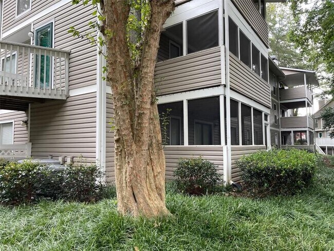Building Photo - 1510 Wynnes Ridge Cir SE