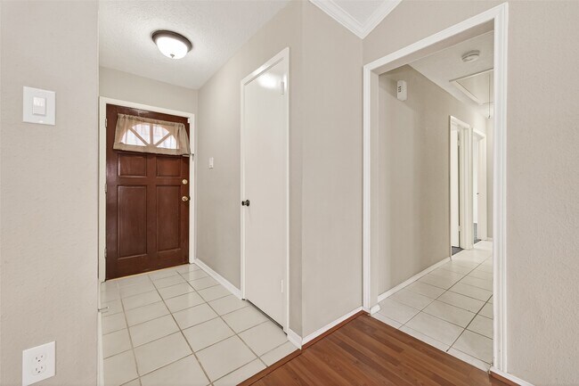 Building Photo - 6630 Harpers Dr