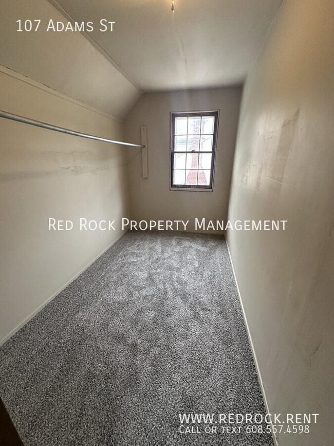 Building Photo - 107 Adams St