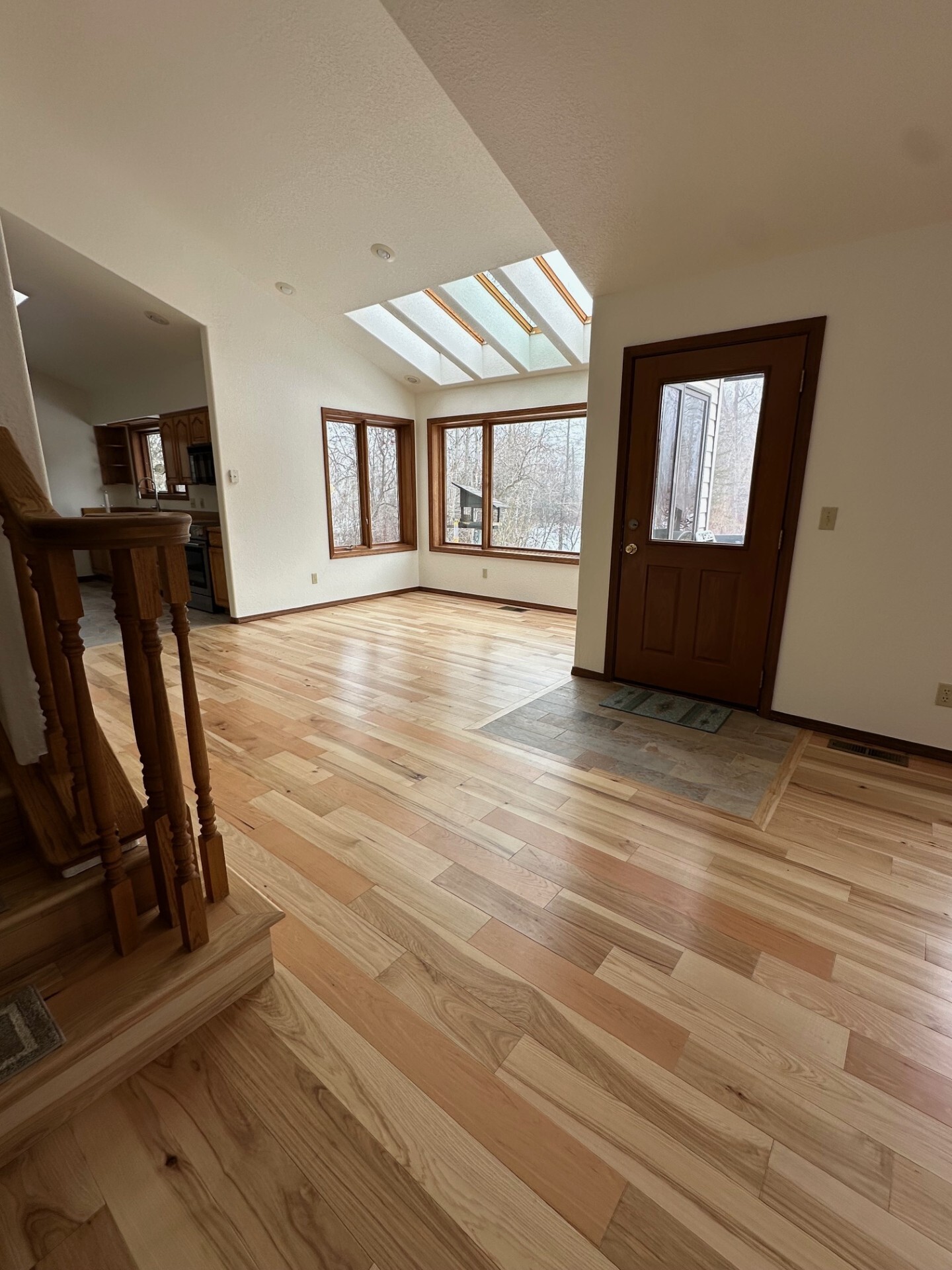 AT BOTTOM OF STAIRS, TOWARD DINING ROOM AND BACK DOOR TO DECK - 10680 Manastash Rd