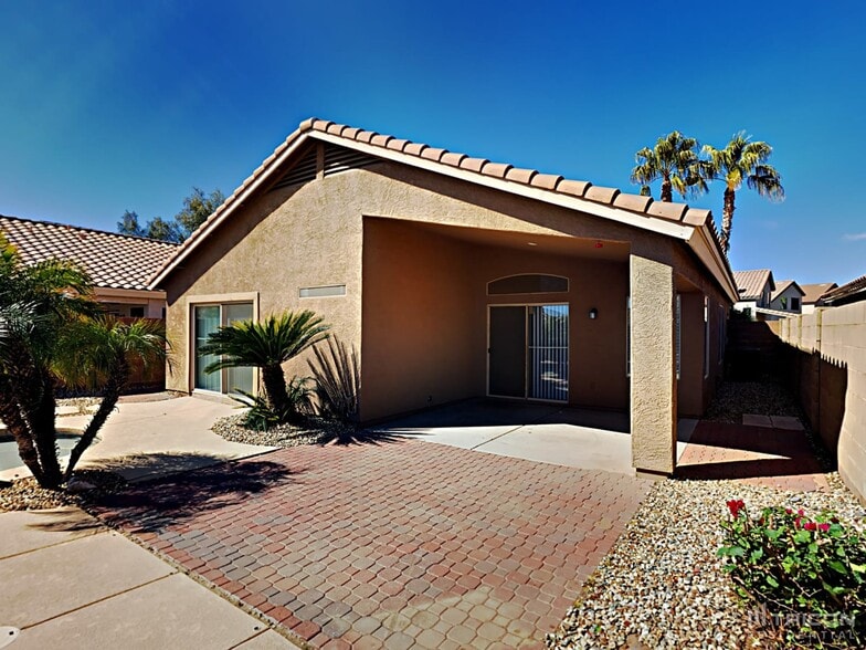 Building Photo - 18307 N 147th Dr