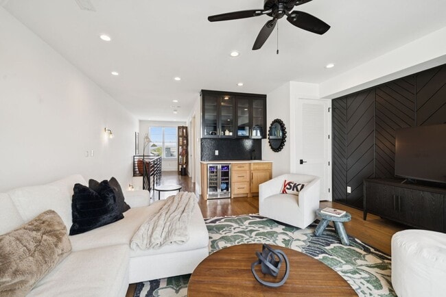 Building Photo - Experience elevated living in this beautifully crafted brick residence located in the heart of Ed...