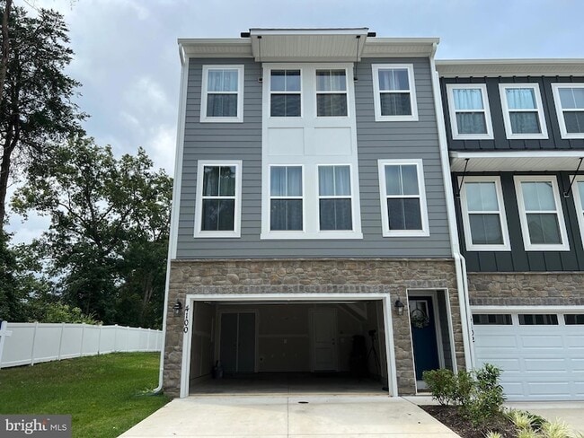 Building Photo - 4100 Bolton Ct