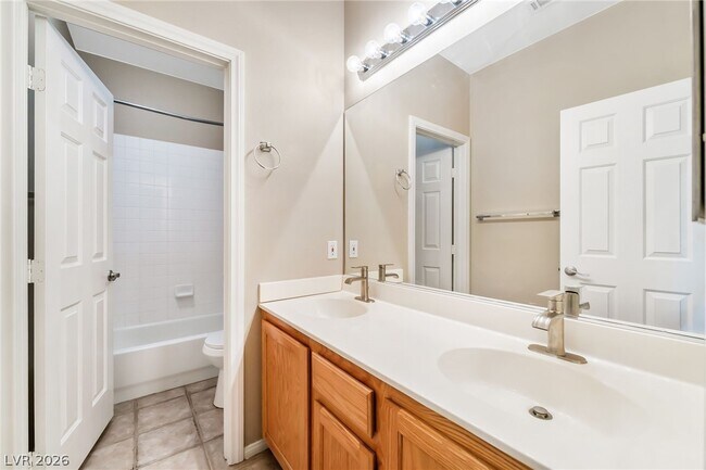 Building Photo - 9324 Heatwave St