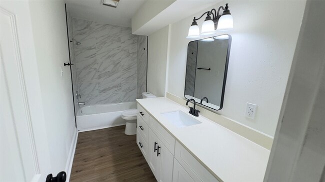 Building Photo - 829 Canfield St