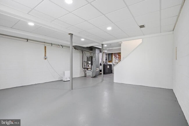 Building Photo - 51 Potter Ct