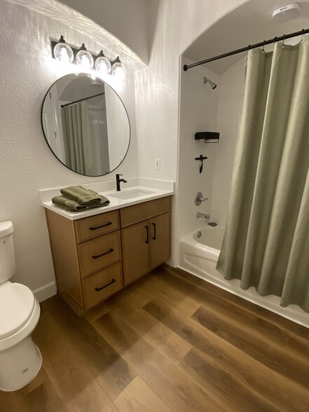 2nd bathroom - 1735 N Ogden St