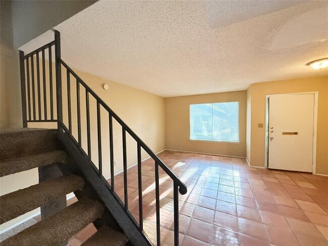 Building Photo - 9611 Blue Creek Ln