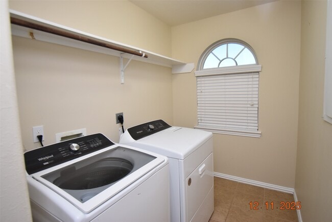 Building Photo - 10806 Clear Arbor Ln